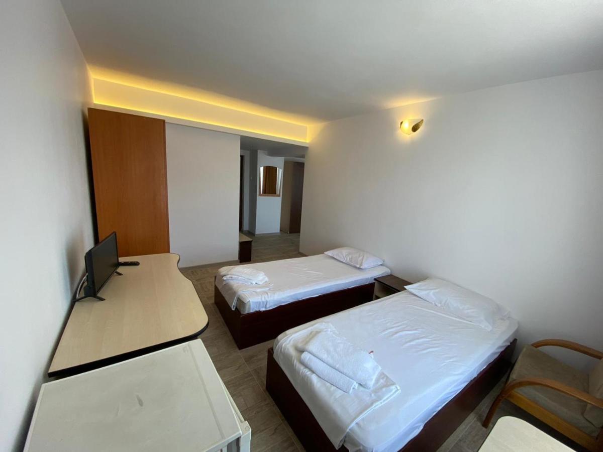 Hotel Gorj Târgu Jiu Exteriér fotografie